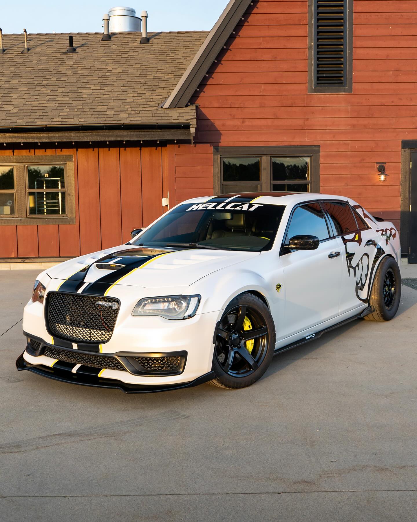 Chrysler 300 Hellcat — satin pearl white